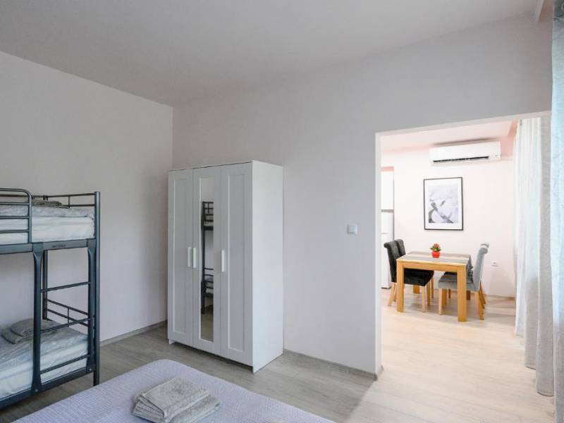 Studio Thermi Moon